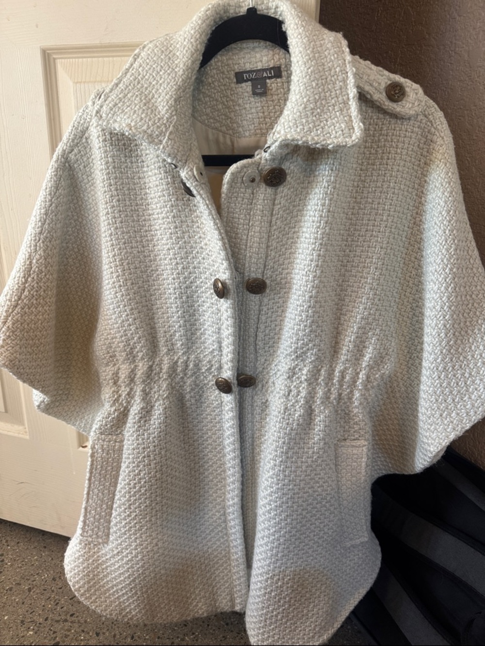 Roz & Ali Pale Gray Textured Knit Button-Front Cape